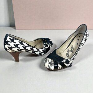 Naughty Monkey's T Cup Pump